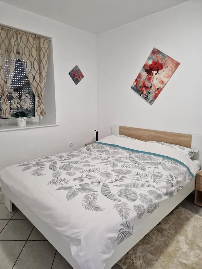 App Kiki Appartamento Umago Croazia